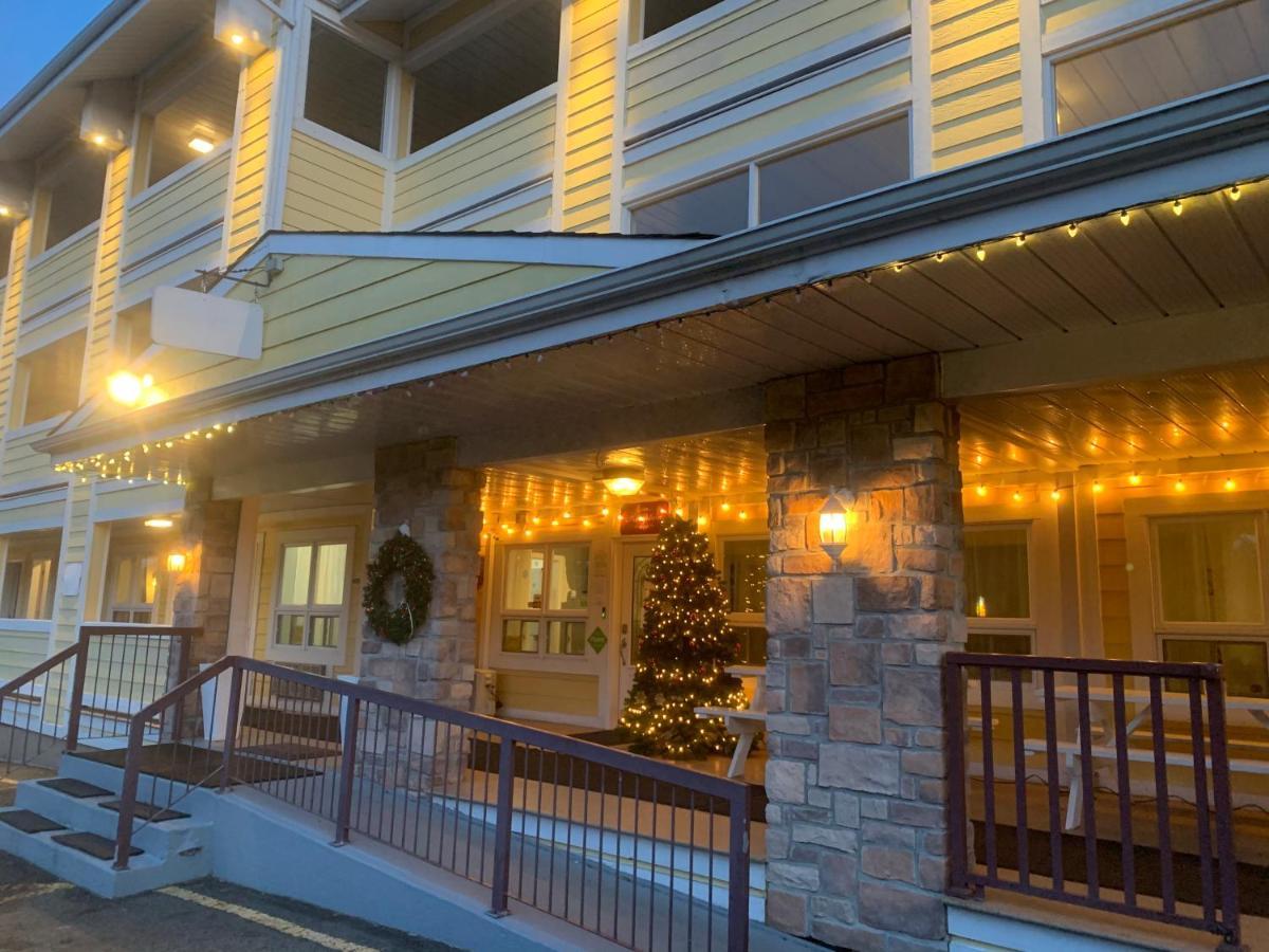 Hotel And Suites Les Laurentides Saint-Sauveur-des-Monts Екстериор снимка